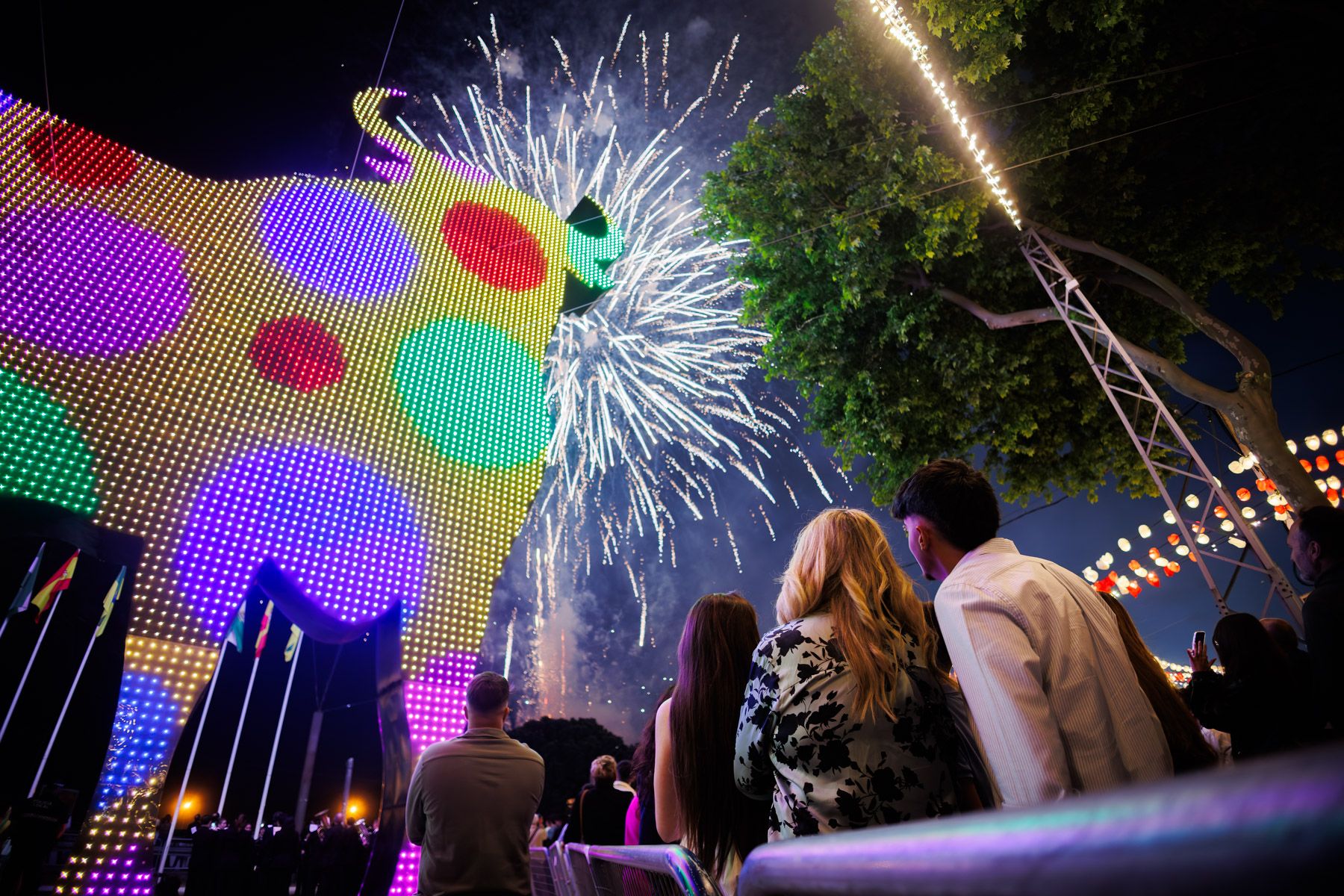 Fuegos artificiales en el comienzo de la Feria de El Puerto 2026.