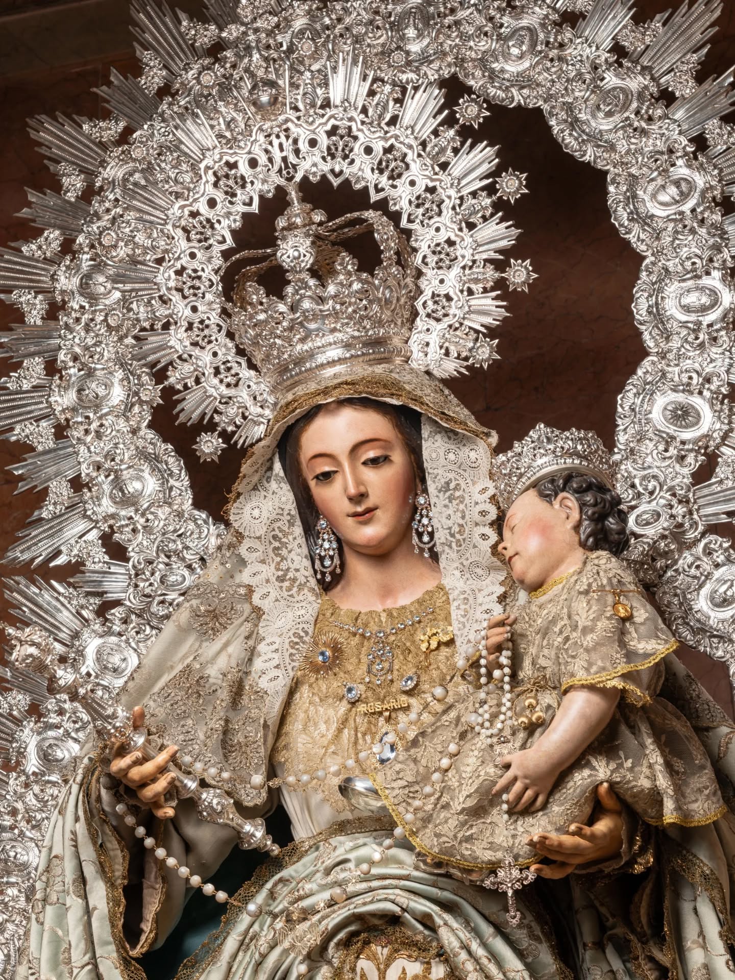 La Virgen del Rosario de la Macarena, ya en la mañana de este 30 de abril, tras la rápida intervención de Pedro Manzano.