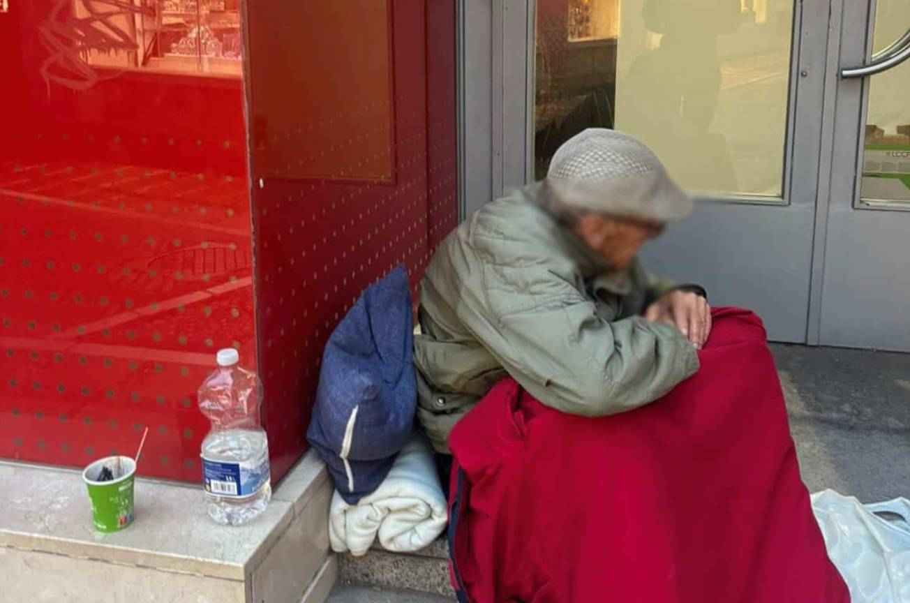 La persona mayor que se ha quedado sin hogar en Marbella.