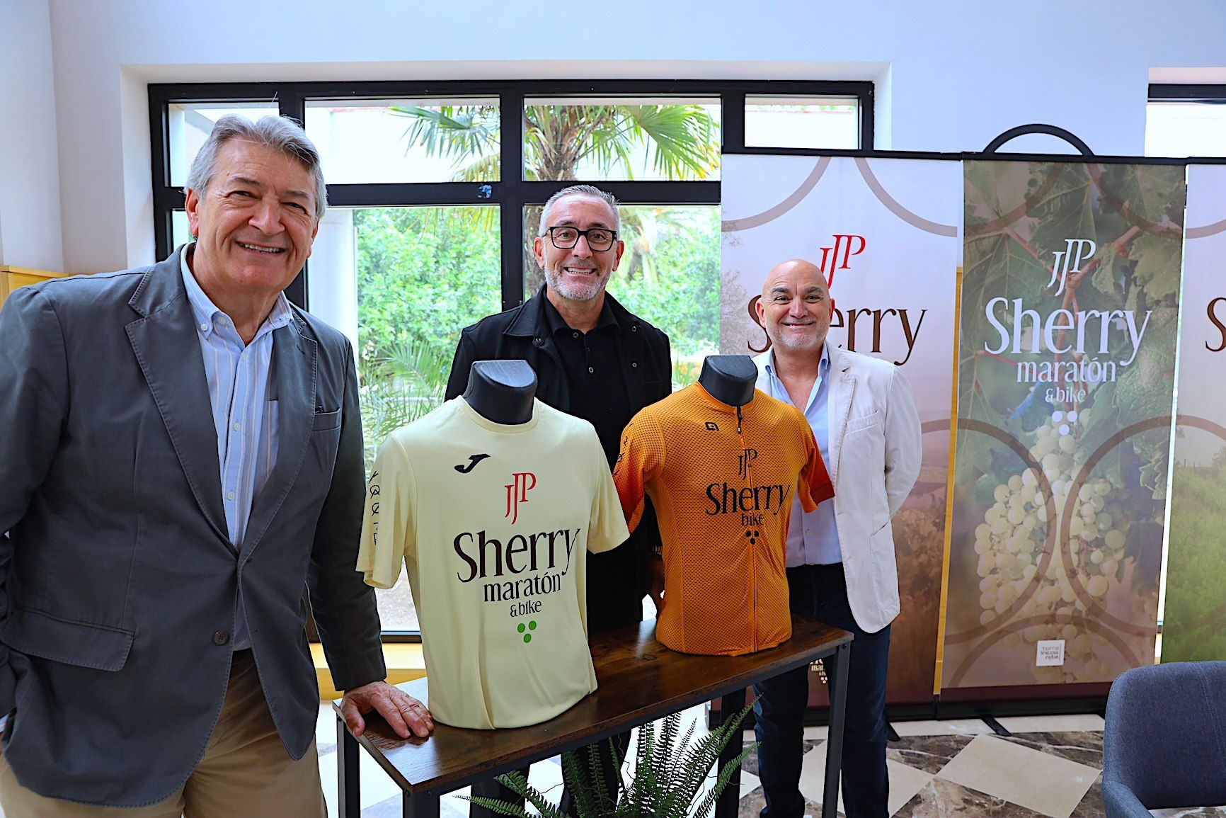 Jerez se prepara para dos pruebas deportivas entre viñedos. 