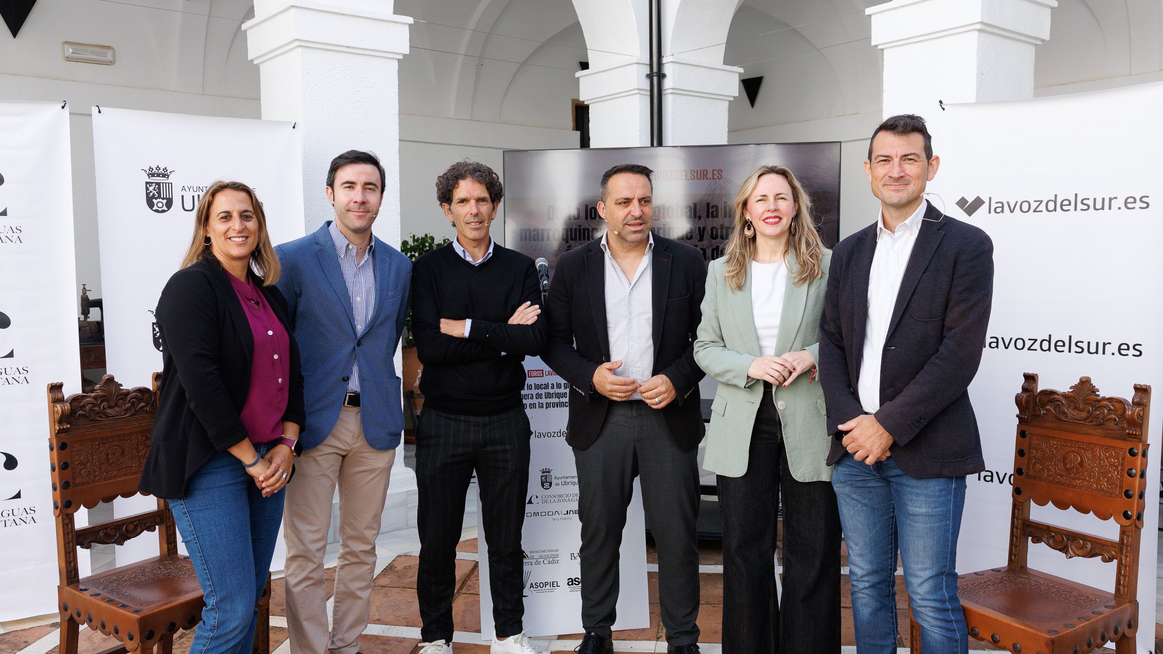 Ana Medina, Pedro Galindo, José Antonio Jaén, Mario Casillas, Vanessa Beltrán y Antonio Ardila, antes del inicio del foro.