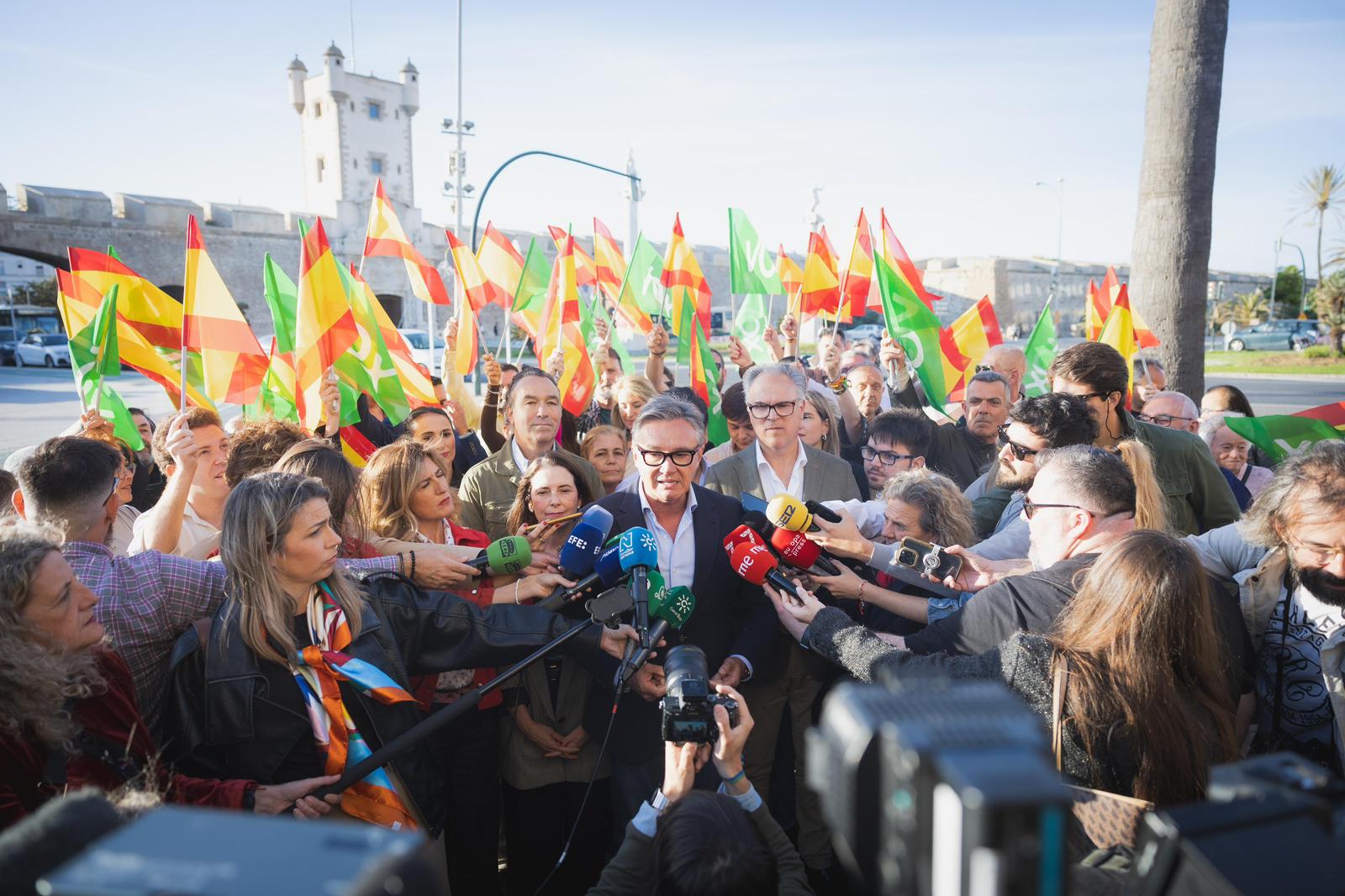 Manuel Gavira, en Cádiz, para el inicio de campaña de Vox.