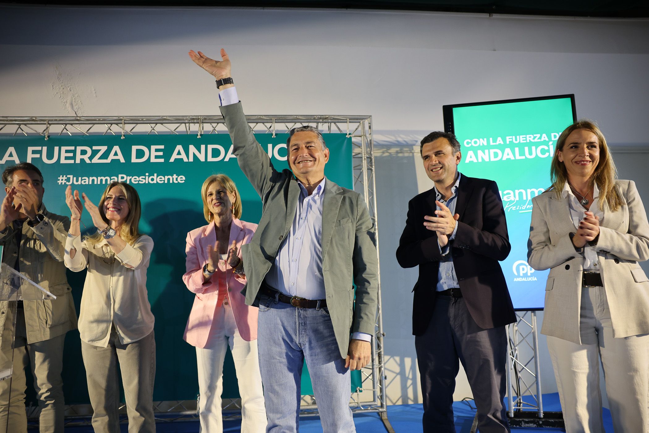 Antonio Sanz, en Jerez, en el pistoletazo de salida de la campaña electoral. 