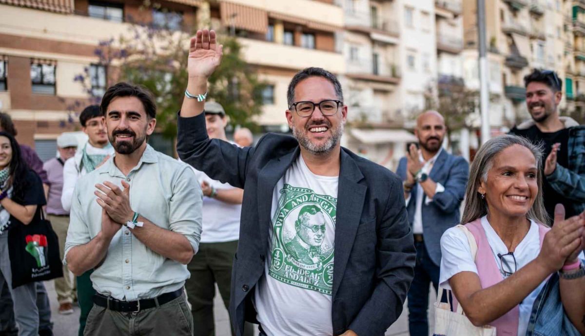 Un sonriente José Ignacio García ha estado arropado por compañeros de partido y militantes.