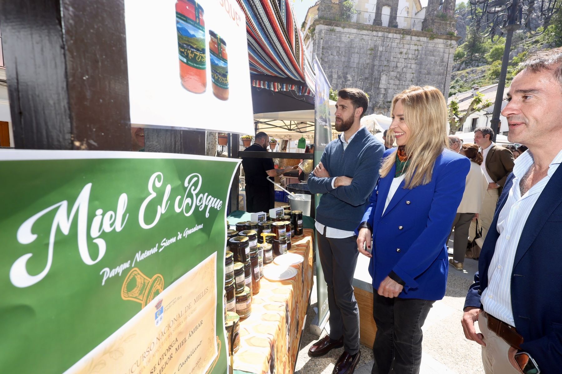 La presidenta de Diputación, Almudena Martínez, en la feria 'Saborea el campo'.