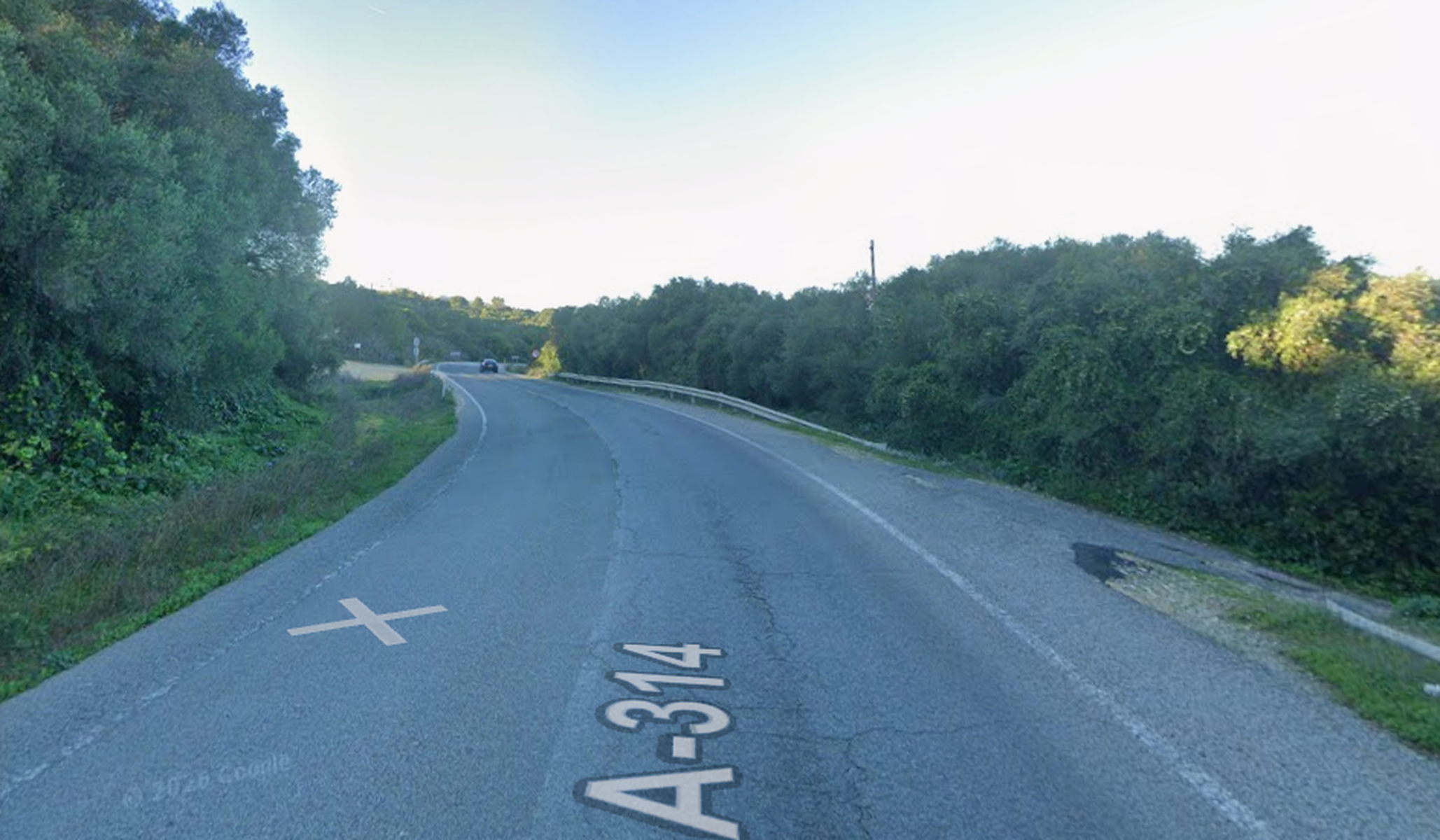 Un tramo de la carretera que conecta Barbate con Vejer de la Frontera