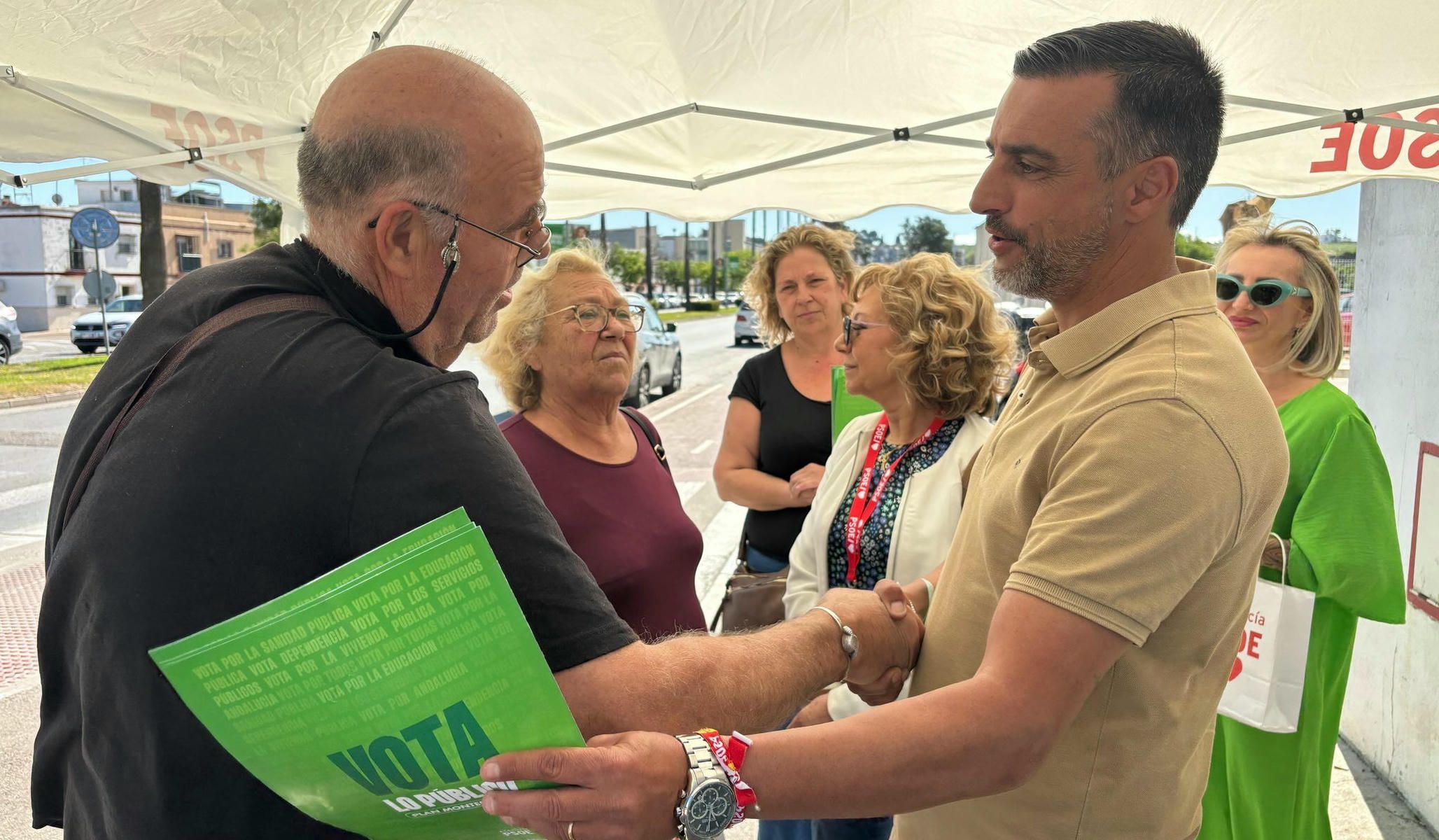 El secretario general del PSOE Jerez, José Antonio Díaz, presente en el Centro de Salud Jerez Sur en defensa de la sanidad pública