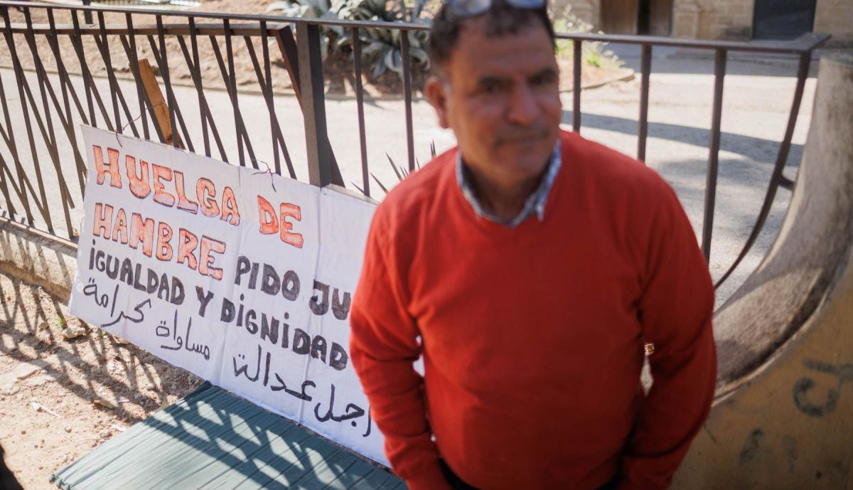 Abdeslam denuncia haber recibido trato discriminatorio por parte de varios funcionarios.