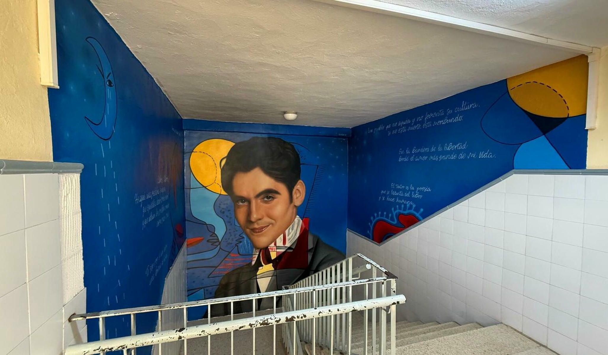 Cosa.V realiza un mural homenaje a Lorca en los pasillos del centro Lola Flores de Jerez