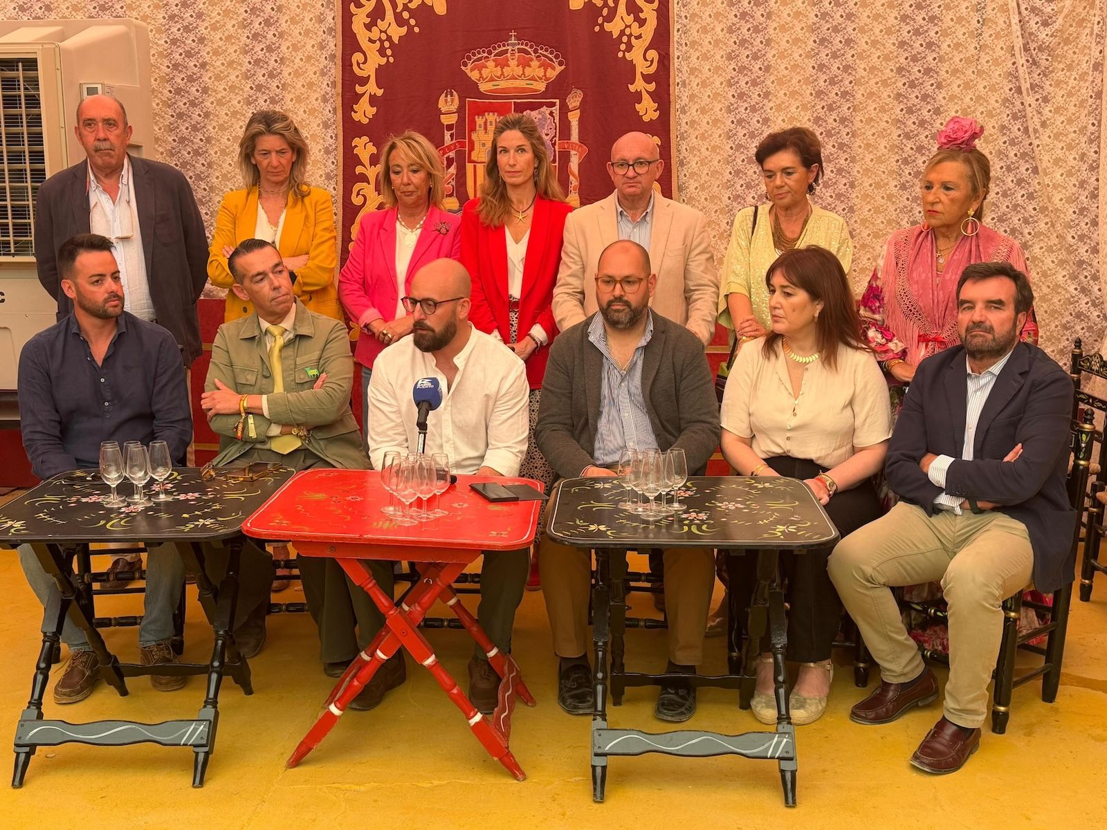 El alcalde Germán Beardo, con su equipo de gobierno, haciendo balance de la Feria del Vino Fino.