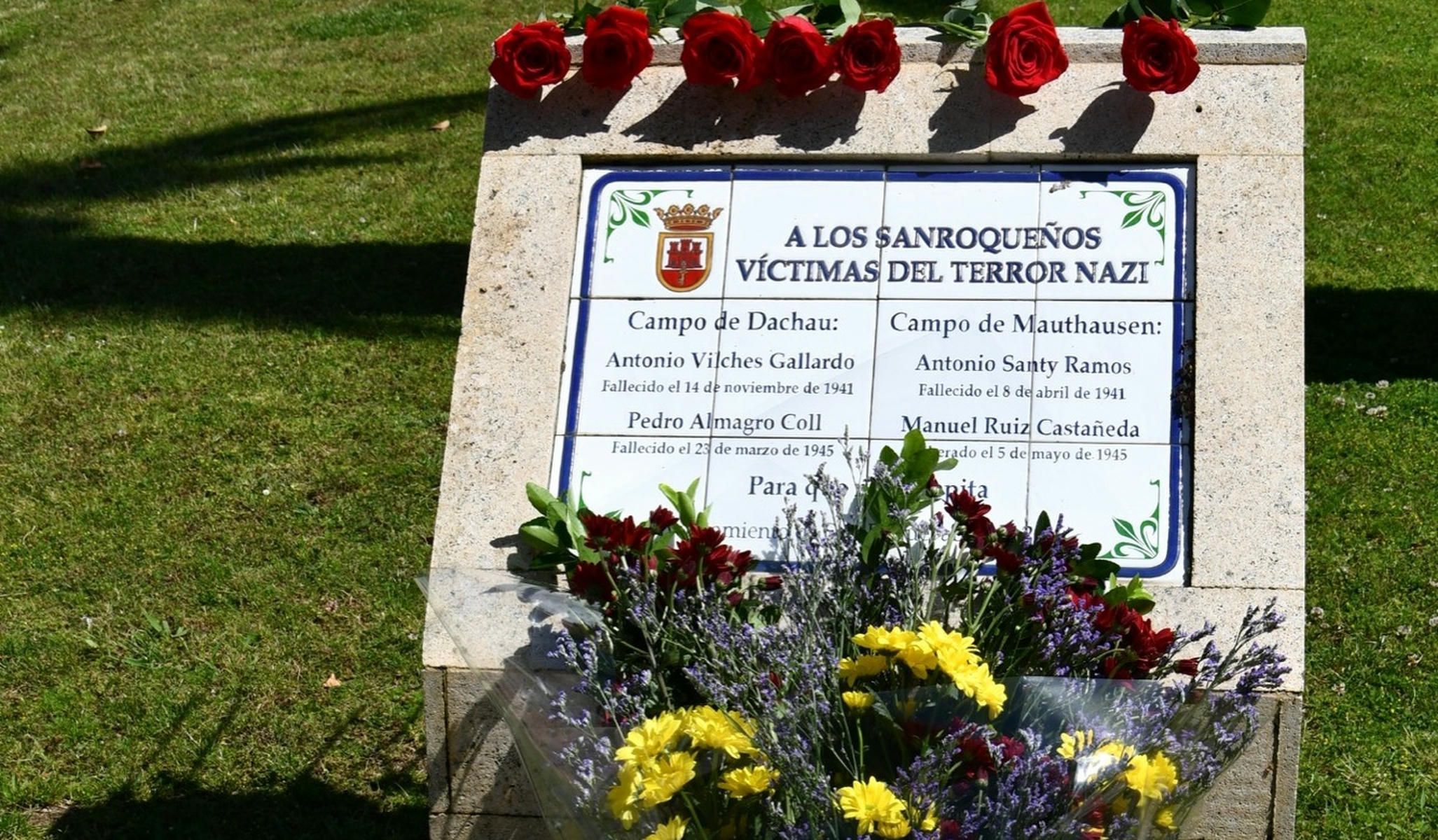 San Roque rinde homenaje a los cuatro españoles víctimas del nazismo en los campos de Mauthausen y Dachau