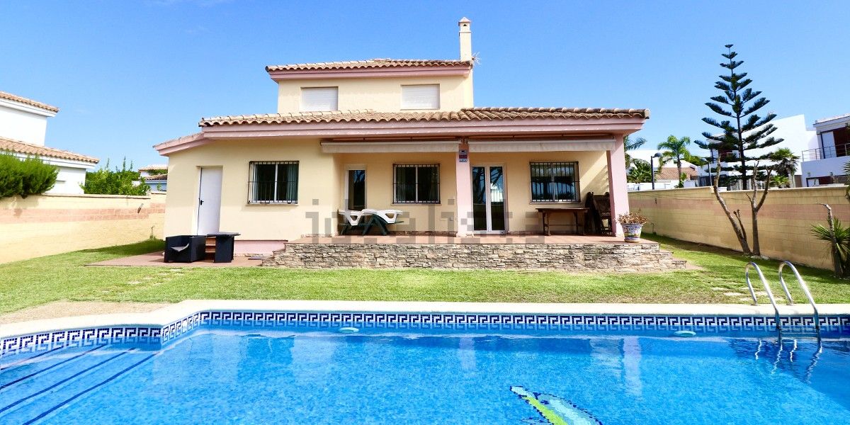 La casa de Lucas en Roche, con un precio de 1.200.000 euros.