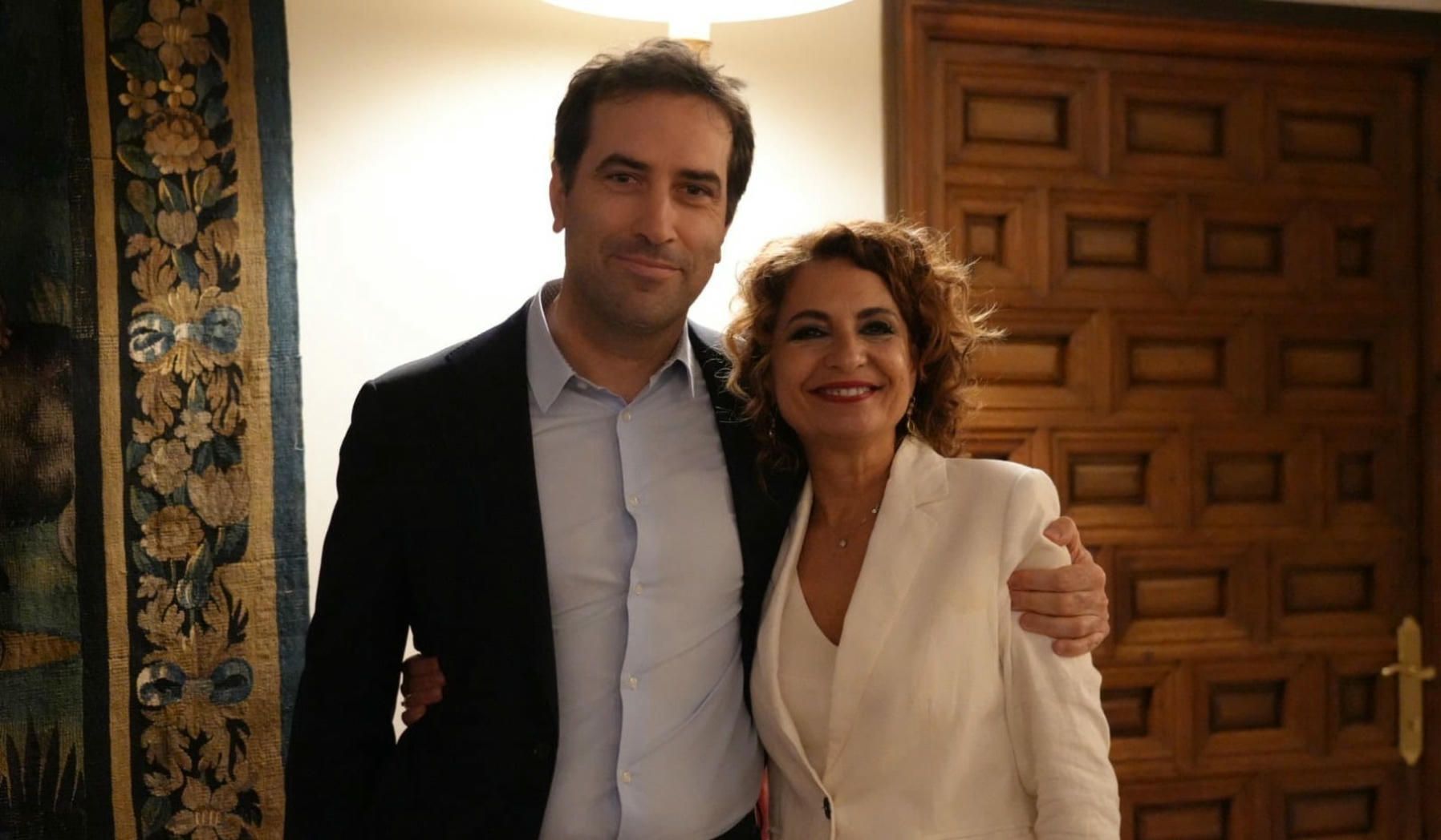 Montero, candidata del PSOE a la Junta, con el vicepresidente Carlos Cuerpo.