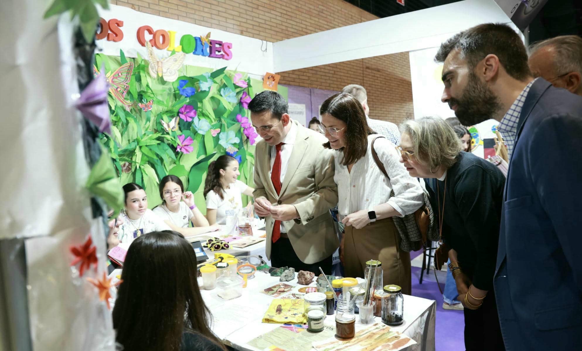 La Feria de la Ciencia reúne a alumnado y profesorado de más de 100 centros de la provincia de Sevilla.