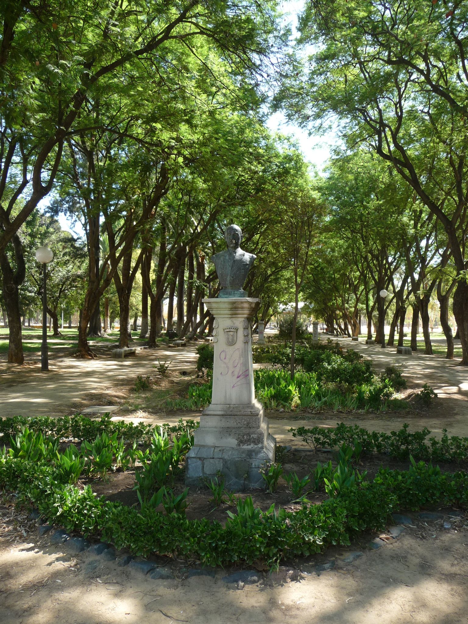monumento_a_julio_gonzalez_hontoria_en_el_parque_hontoria