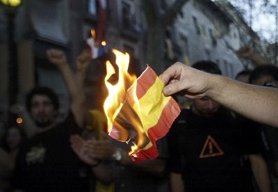 bandera_espana_ardiendo.jpg