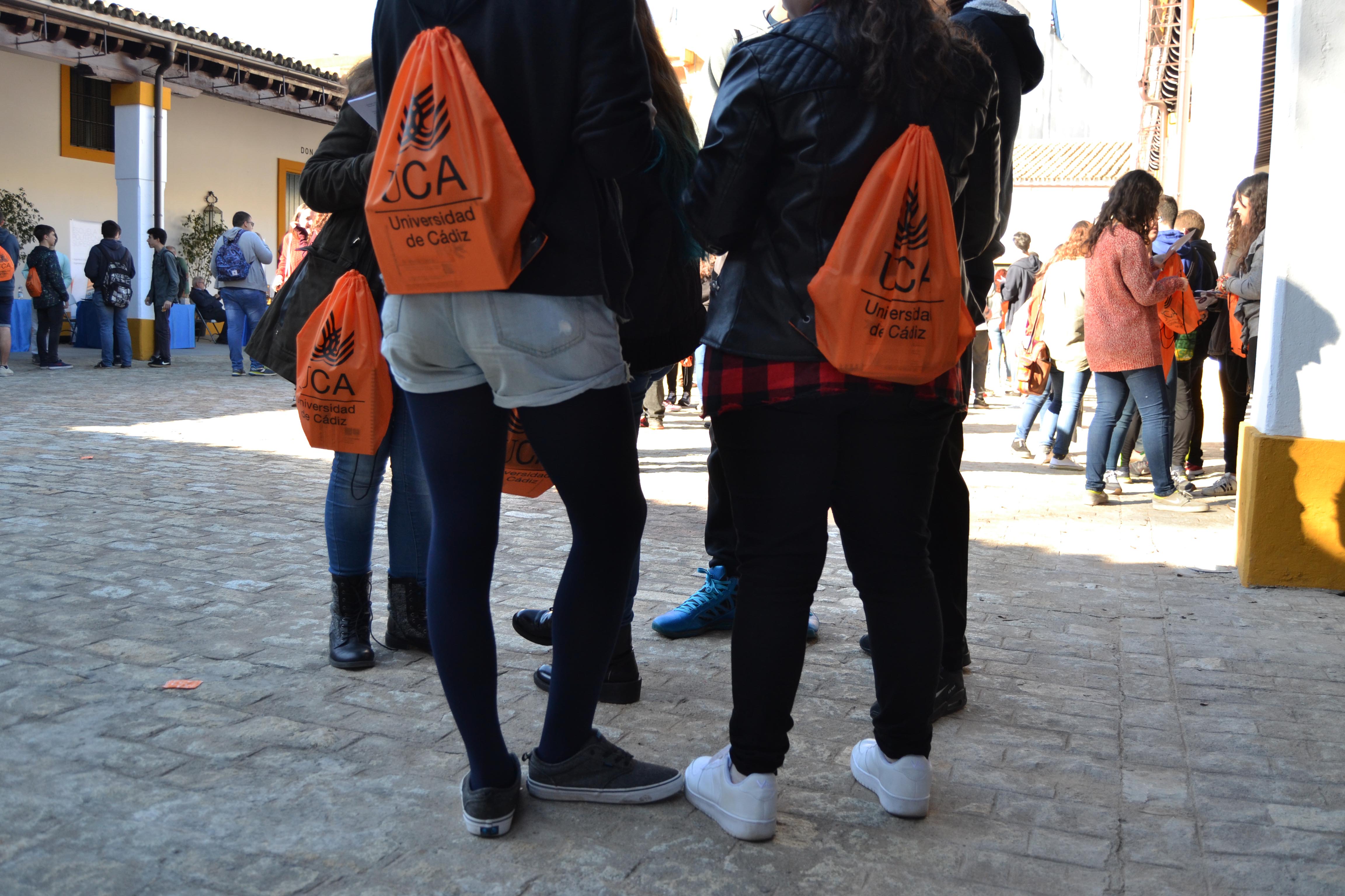 Alumnos, en una jornada de orientación de la UCA.