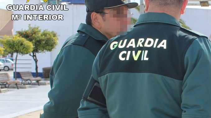 Agentes de la Guardia Civil, cuerpo encargado de detener a 'El carnicero de Bari'.