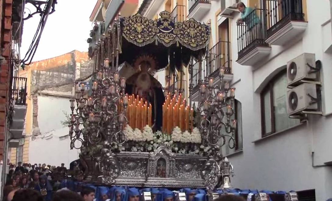 Imagen de la Virgen de los Desamparados contra la que lanzó el cóctel molotov.