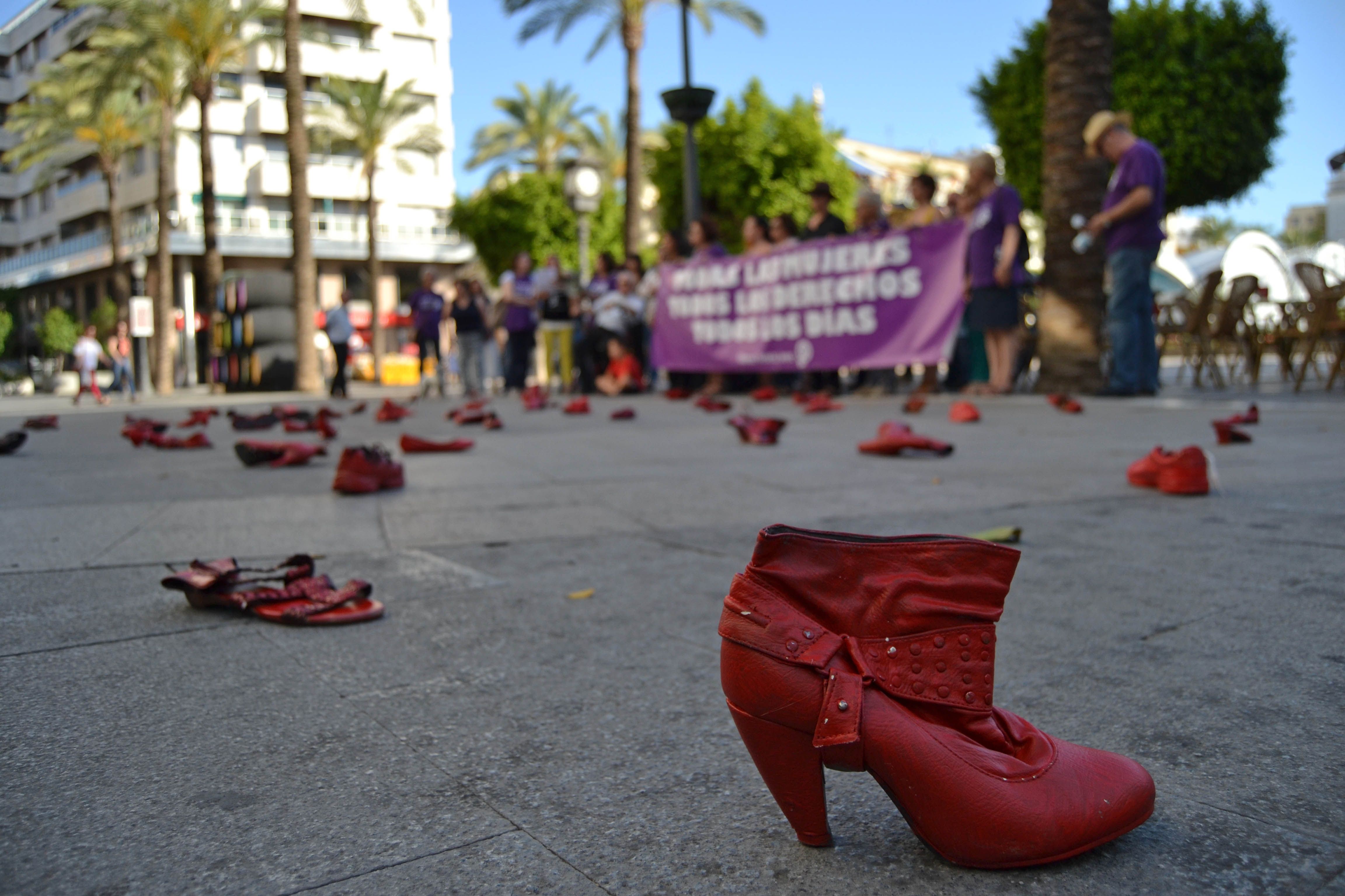 Una concentración de Marea Violeta en Jerez contra la violencia de género.