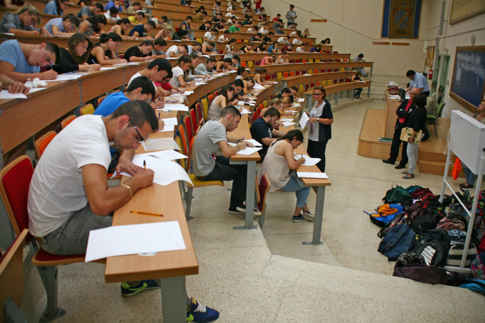 Alumnos durante las pruebas de selectividad, en una imagen de archivo. 