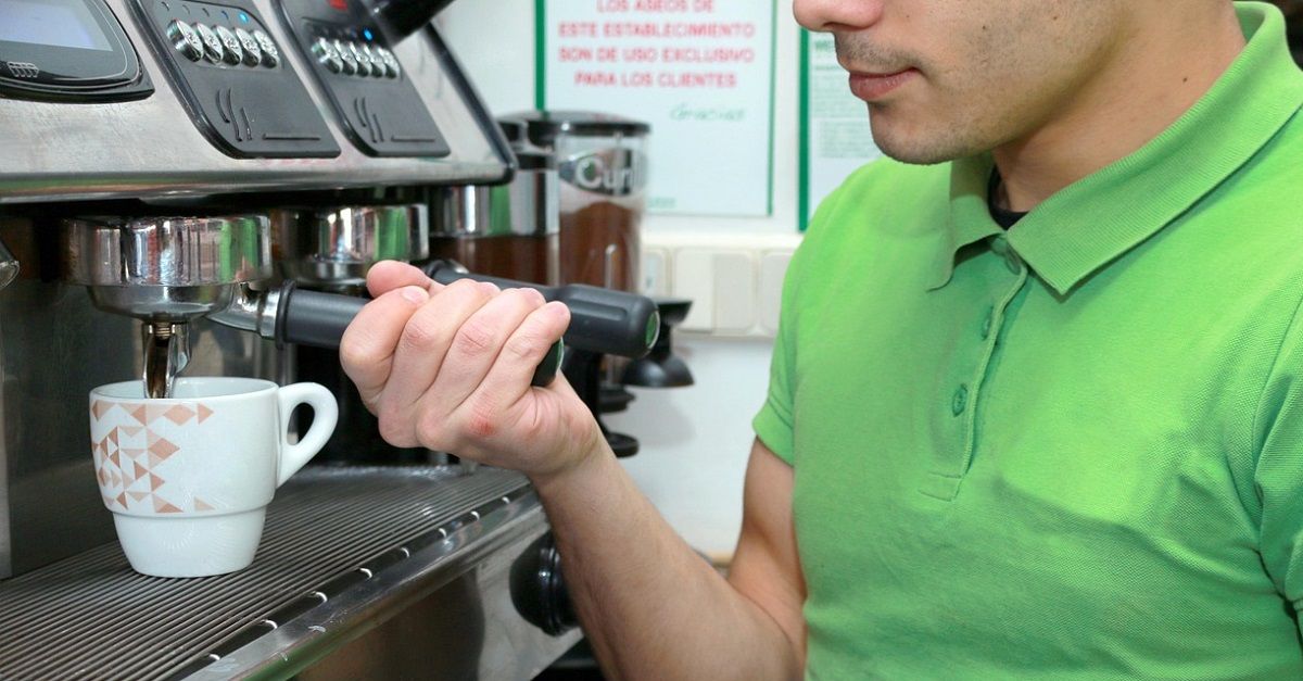 Un hostelero en una imagen de archivo. 