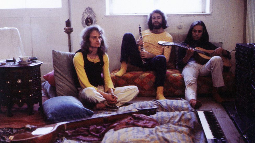 Los miembros de Popol Vuh. 