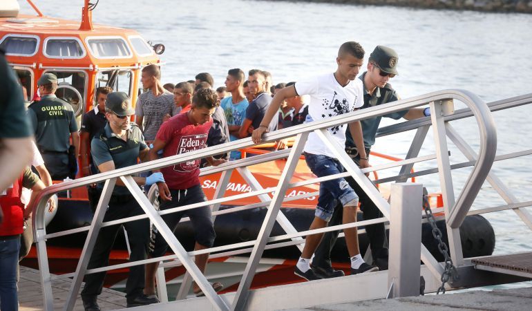 Inmigrantes rescatados en el Estrecho en una imagen de archivo. Nueva tragedia en las aguas.