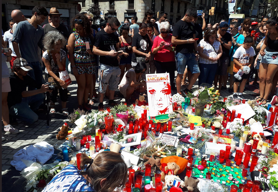 Flores en la Rambla, días después del atentado en Barcelona.