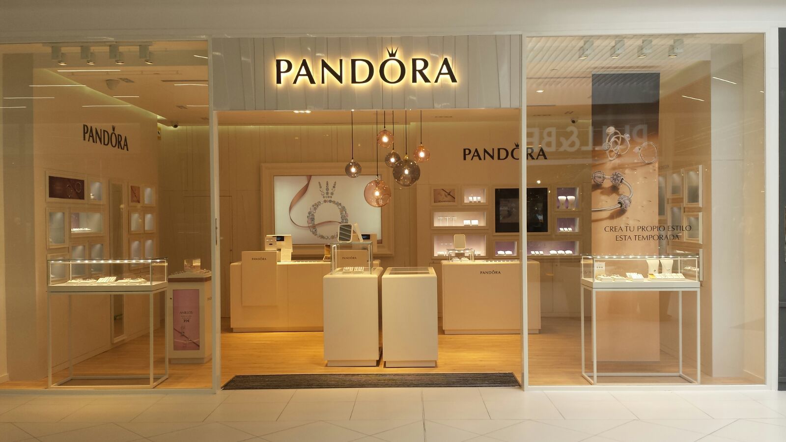 Pandora elige Bahía Sur para abrir su nueva boutique provincia
