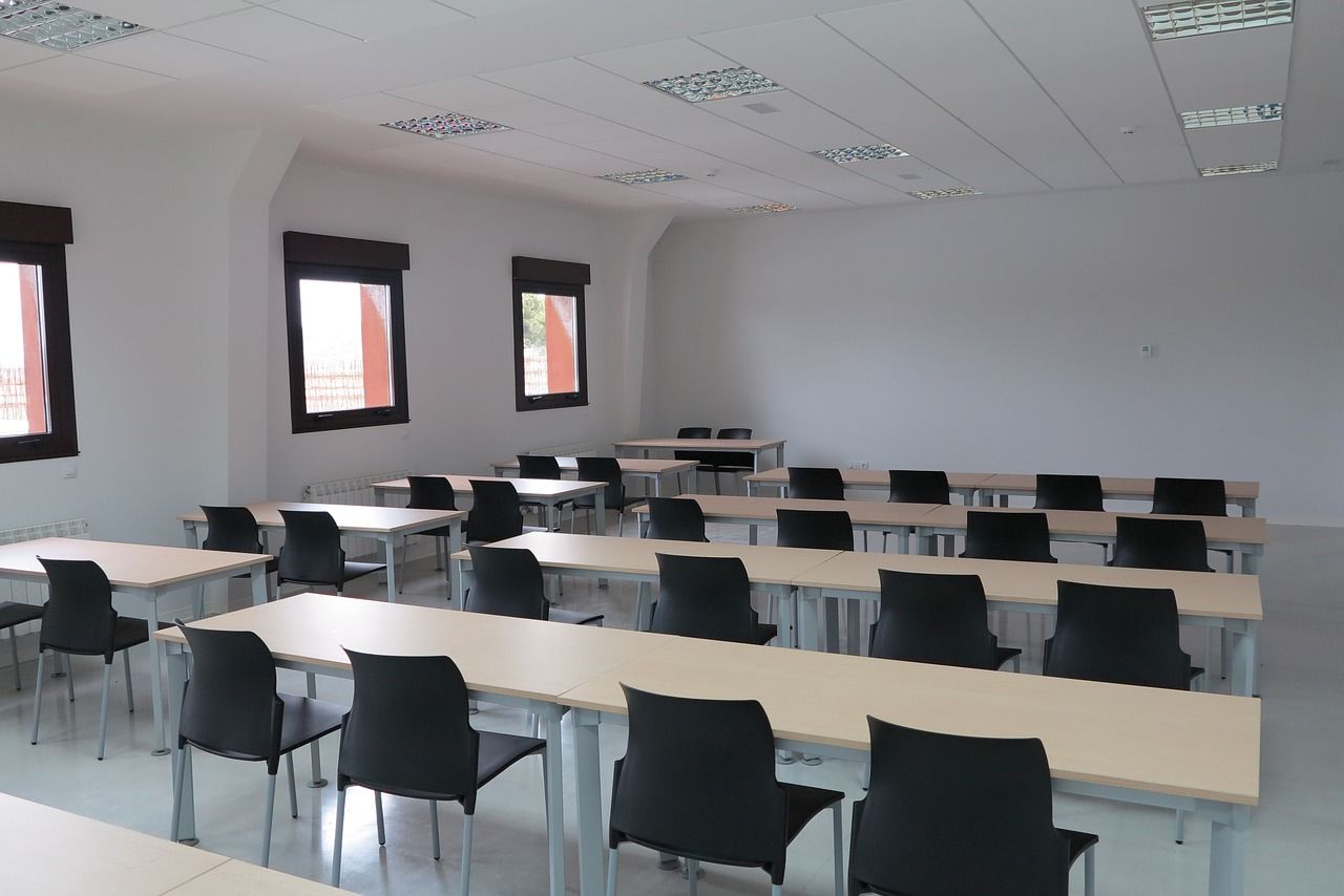 classroom-1008856_1280.jpg