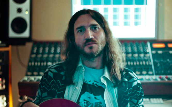 El guitarrista John Frusciante, 