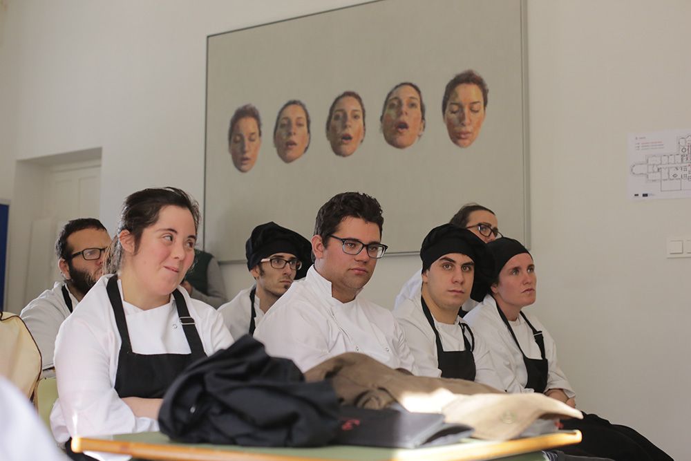 Equipo de Universo Santi, el primer restaurante del mundo atendido al 100% por personas con discapacidad. FOTO: JUAN CARLOS TORO.