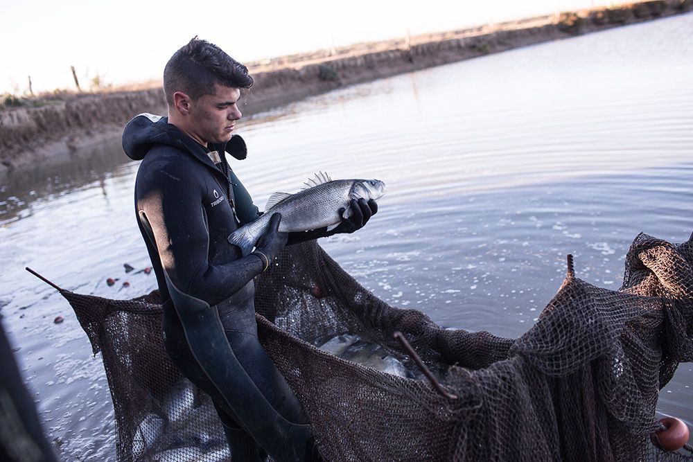 Uno de los pescadores. FOTO: JUAN CARLOS TORO.