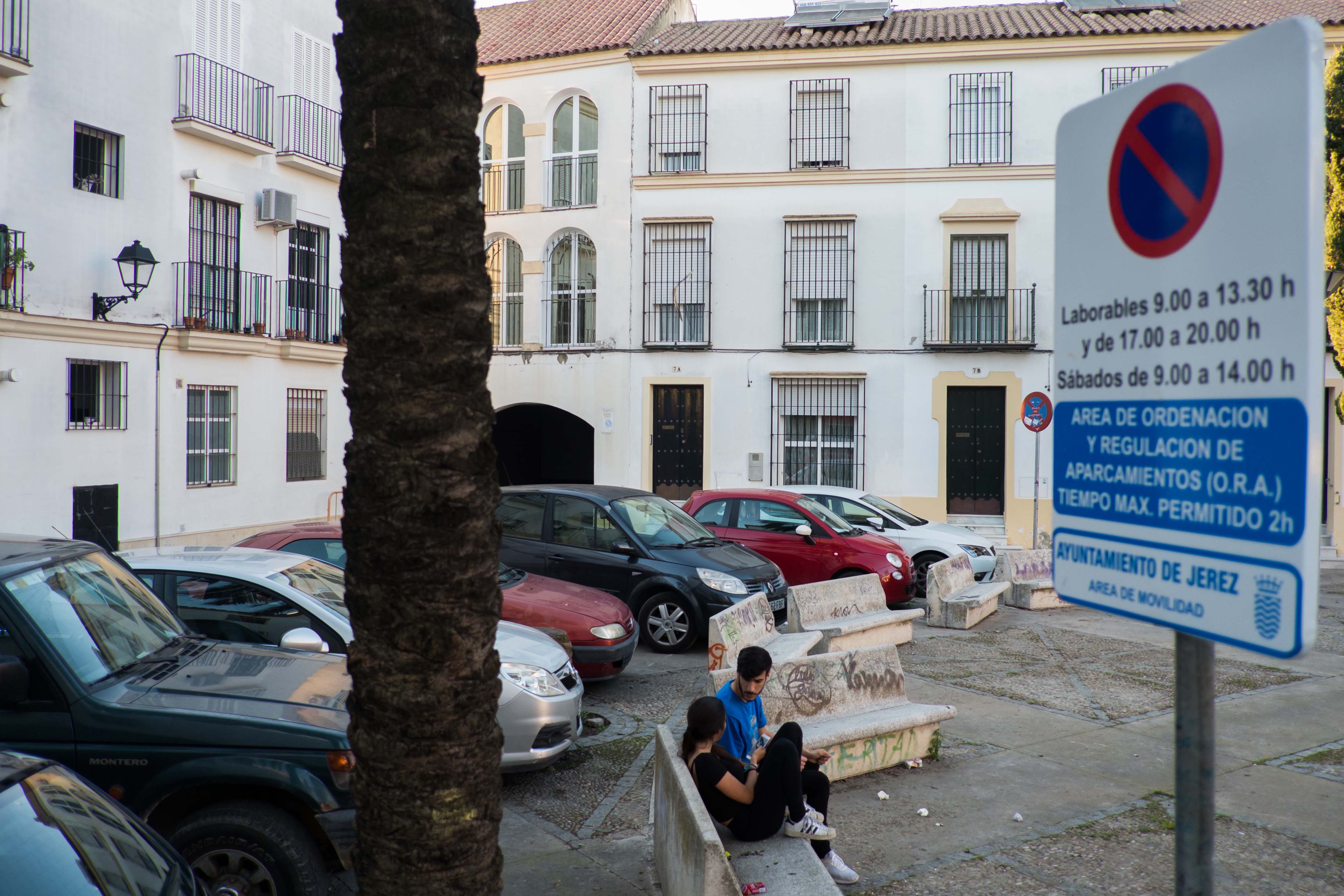 Cartel del ORA en la plaza Salvador Allende. 