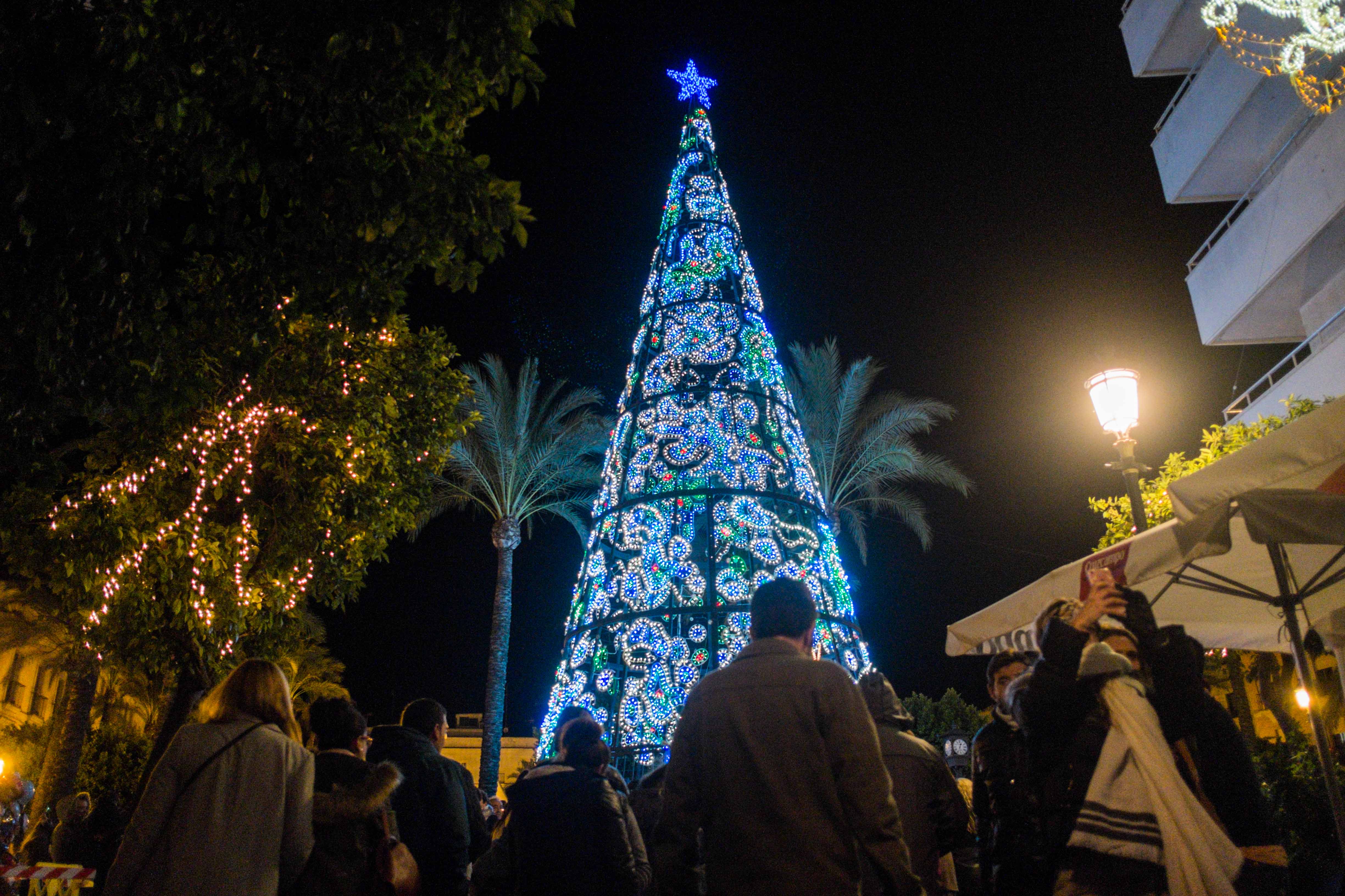 Alumbrado en Jerez, en una pasada Navidad. FOTO: MANU GARCÍA. 