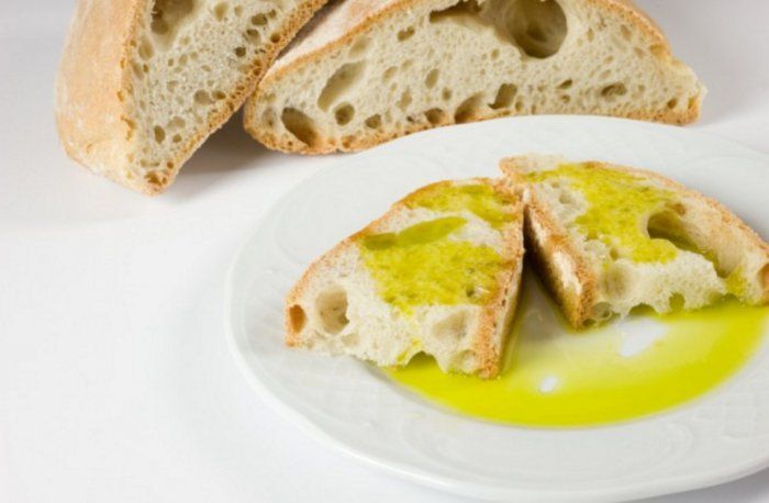 Pan con aceite, en una imagen retrospectiva. 