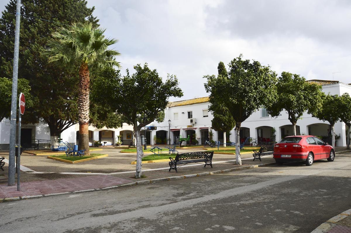 Una fotografía de la plaza de la Artesanía, donde se encuentra la sucursal de La Caixa.