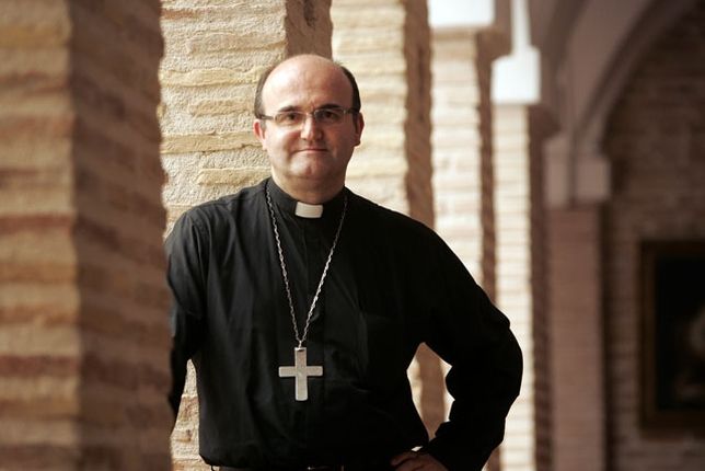 El Papa Francisco manda al 'detierro' al obispo de "las terapias para homosexuales".