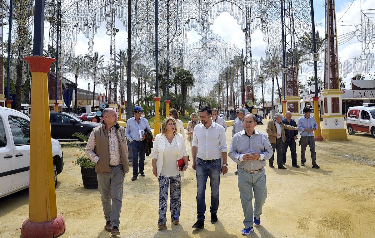 La alcaldesa Mamen Sánchez y el teniente de alcaldesa José Antonio Díaz, visitando la Feria.