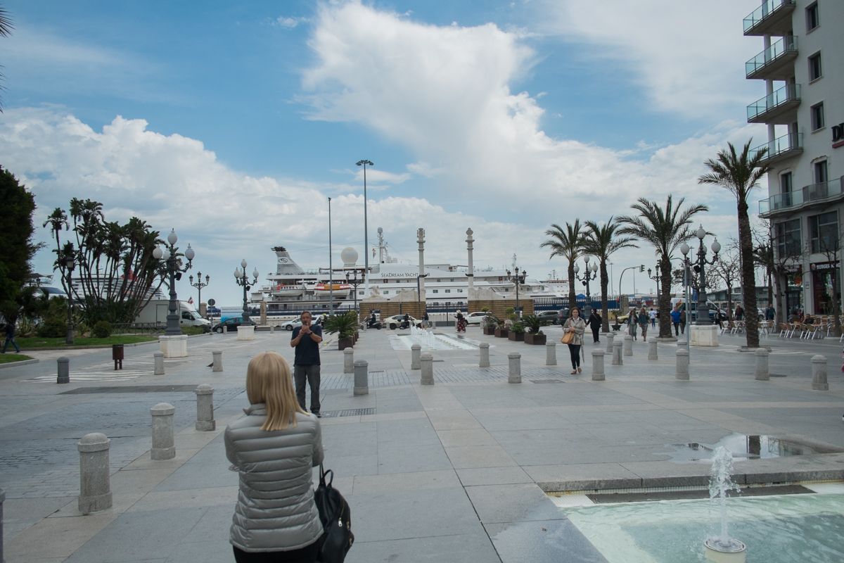 Turistas en Cádiz, en una imagen de archivo. FOTO: MANU GARCÍA