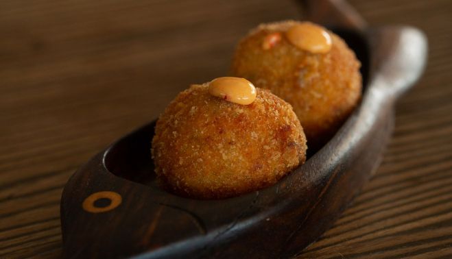 Croquetas de atún encebollado de La casa del farero. FOTO: MANU GARCÍA