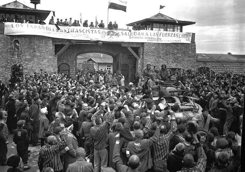 Un momento de la liberación del campo nazi de Mauthausen.