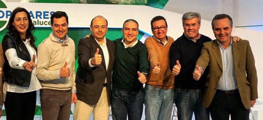 José Enrique Fernández de Moya (segundo por la derecha), en un acto del PP en Jaén.