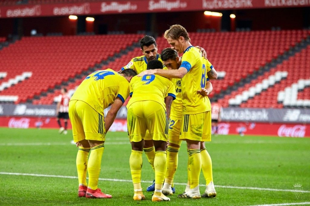 Los jugadores del Cádiz CF, celebrando el gol ante el Athletic de Bilbao.