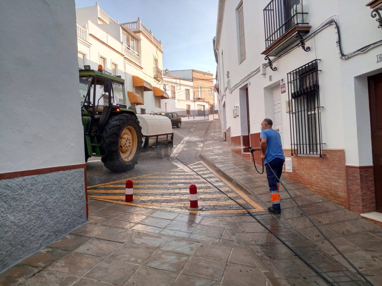 Desinfecciones contra el coronavirus en Montellano.