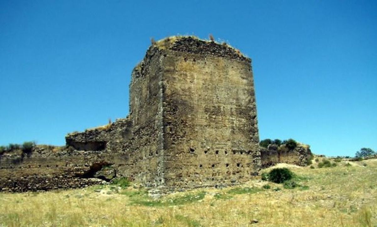 Yacimiento romano que expoliaron dos personas en la Mesa de Setefilla en Sevilla. FOTO: andalucíarústica