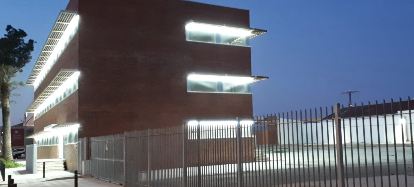 Edificio de la Zona Franca de Cádiz.