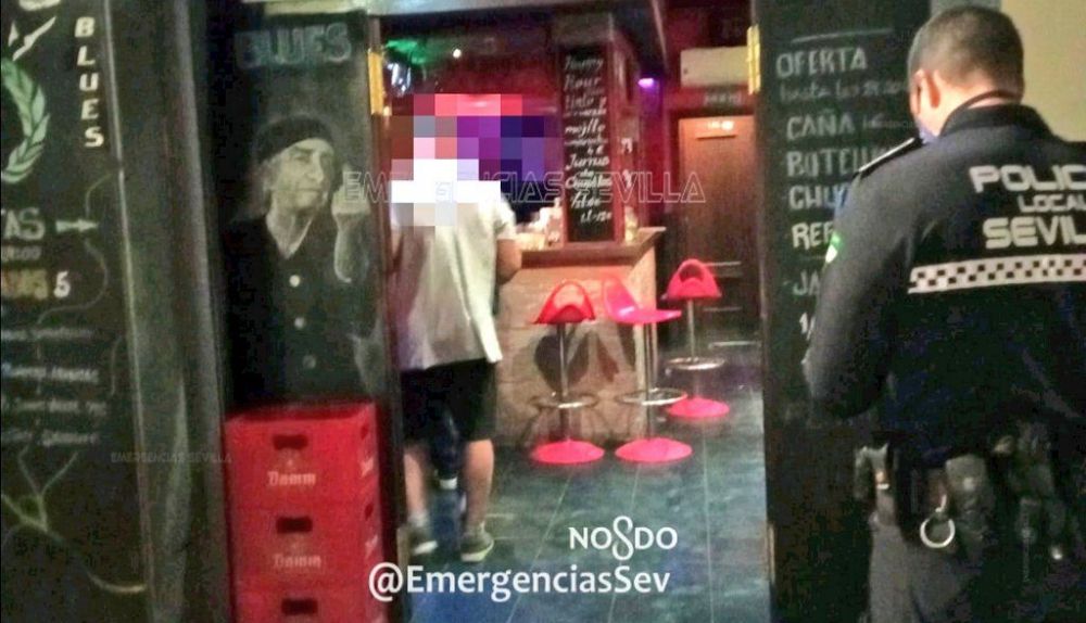 El local clausurado en calle Pérez Galdós de Sevilla. FOTO: Emergencias Sevilla