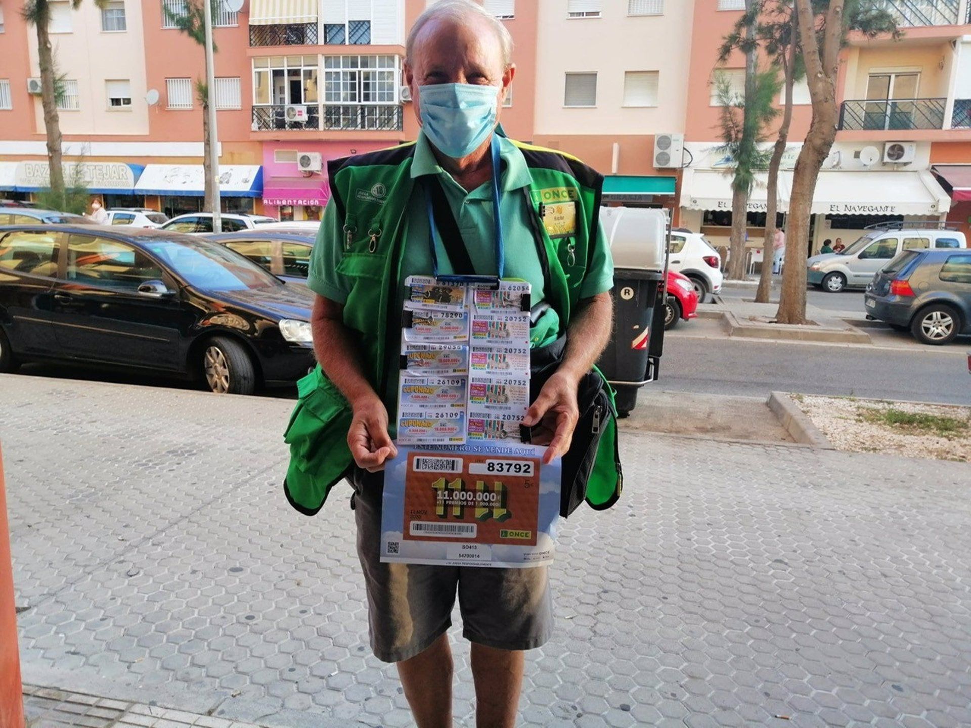 Vendedor de la ONCE que ha repartido 350.000 euros en El Puerto tras el último sorteo. Autor: ONCE
